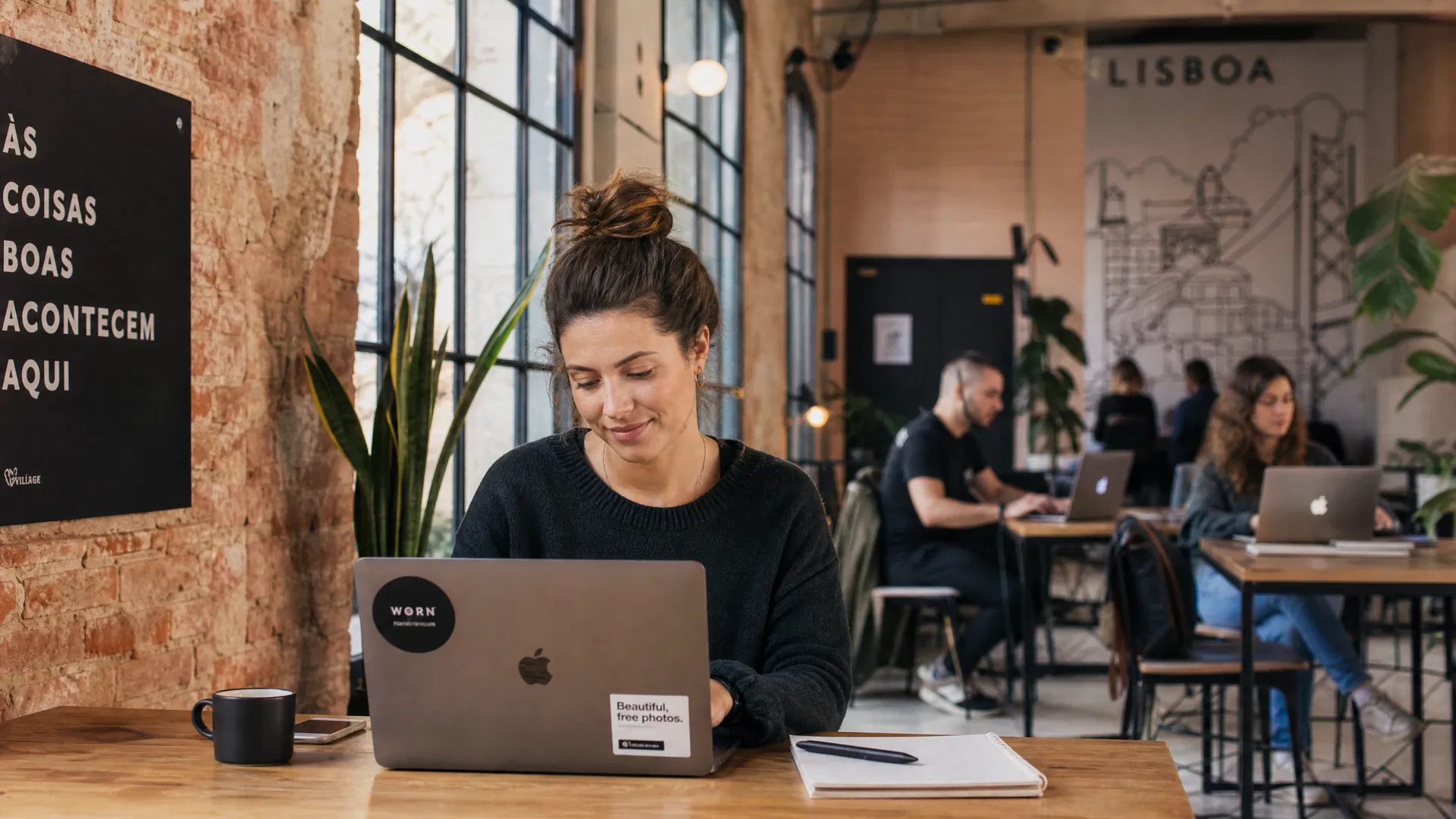 Freelance à l'international : quel statut et quelle assurance santé choisir ?